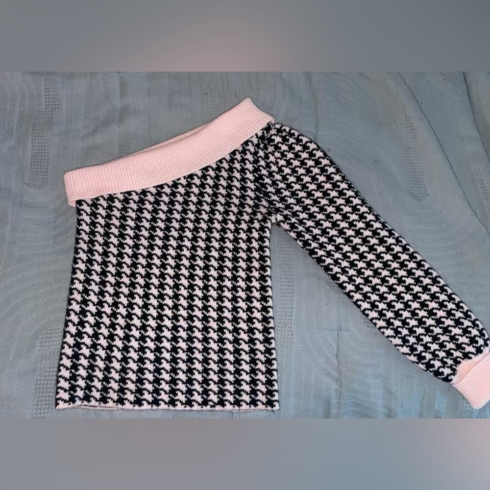 Tularosa Houndstooth Print sweater
